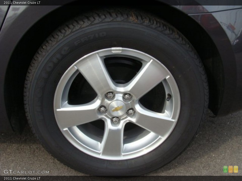 2011 Chevrolet Cruze LT Wheel and Tire Photo #55631903