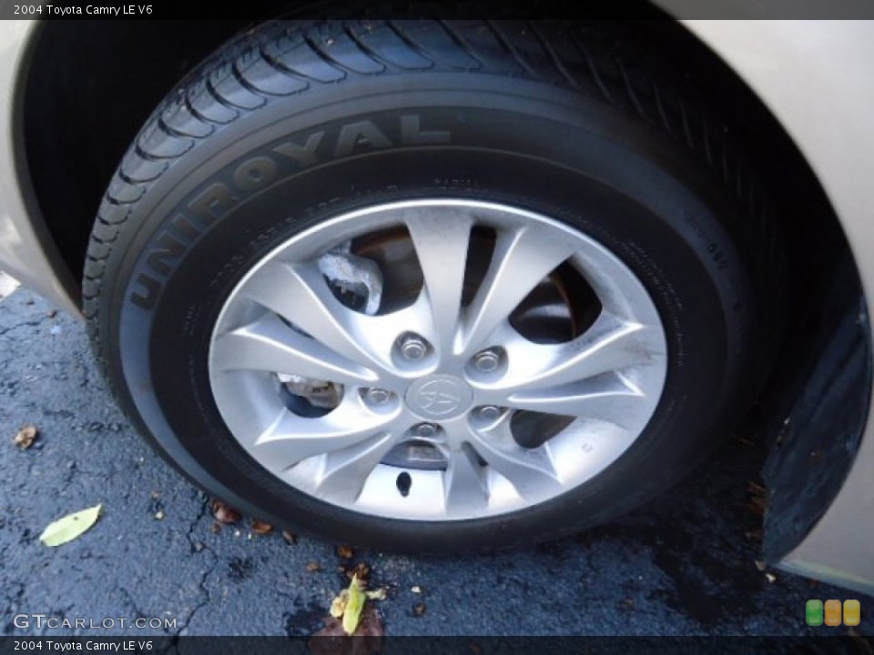 2004 Toyota Camry LE V6 Wheel and Tire Photo #55692395