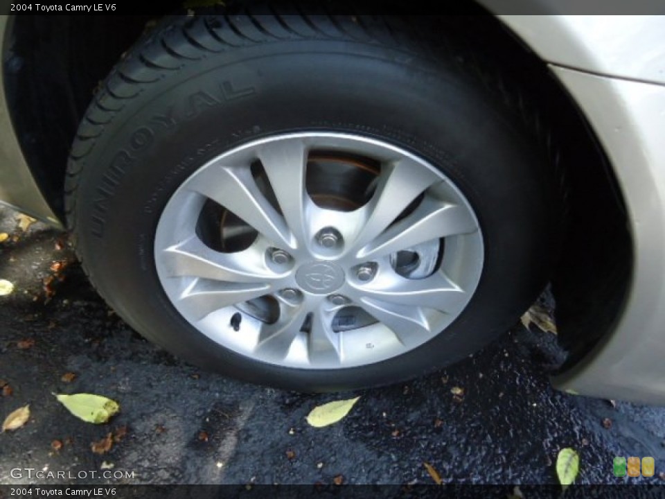 2004 Toyota Camry LE V6 Wheel and Tire Photo #55692403