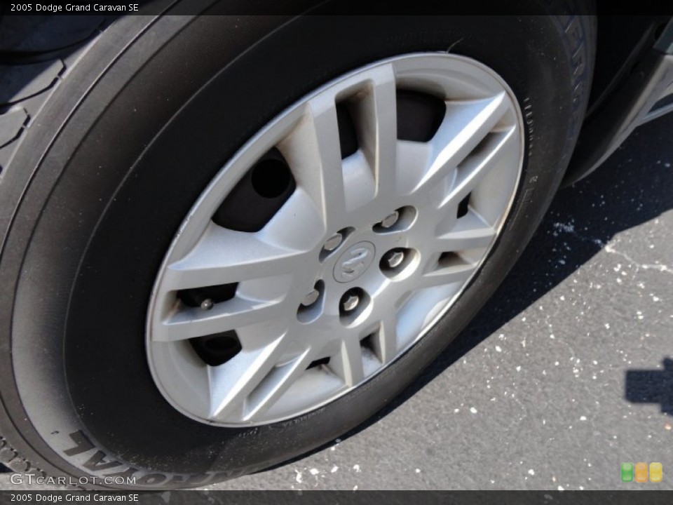 2005 Dodge Grand Caravan SE Wheel and Tire Photo #55693031