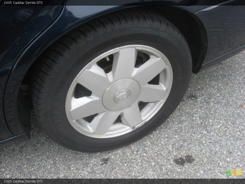 2005 Cadillac DeVille DTS Wheel and Tire Photo #55893091