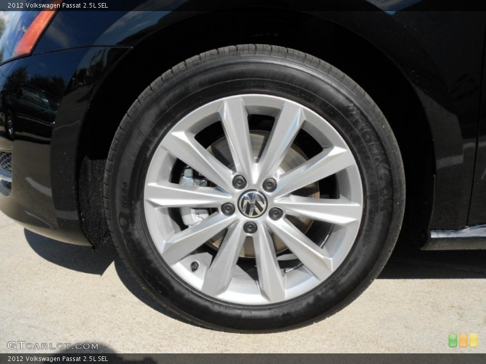 2012 Volkswagen Passat 2.5L SEL Wheel and Tire Photo #55922445