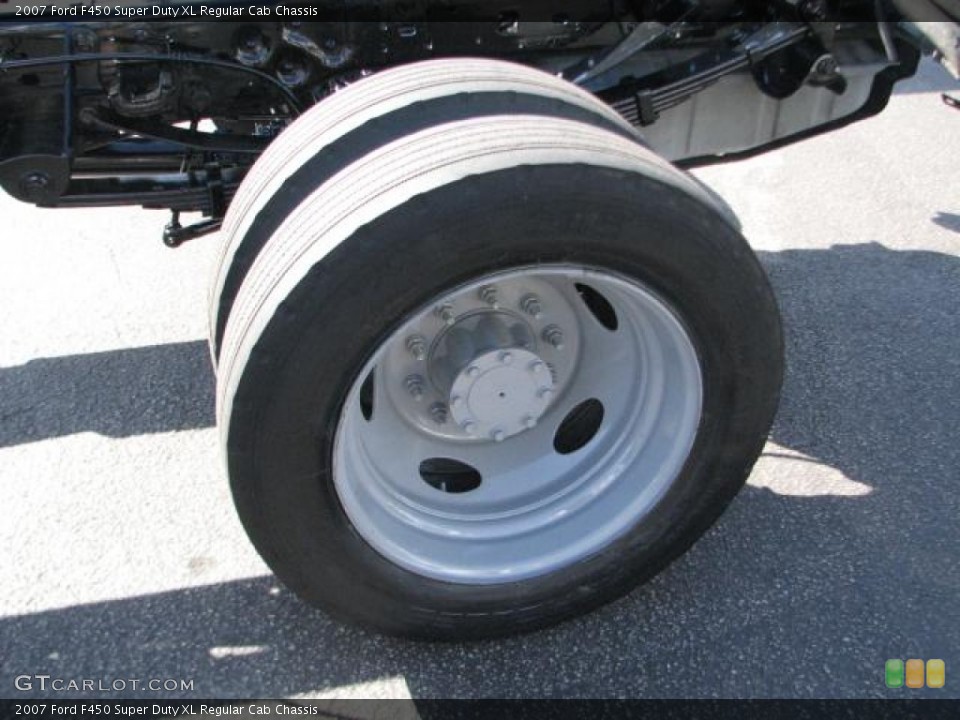 2007 Ford F450 Super Duty Wheels and Tires