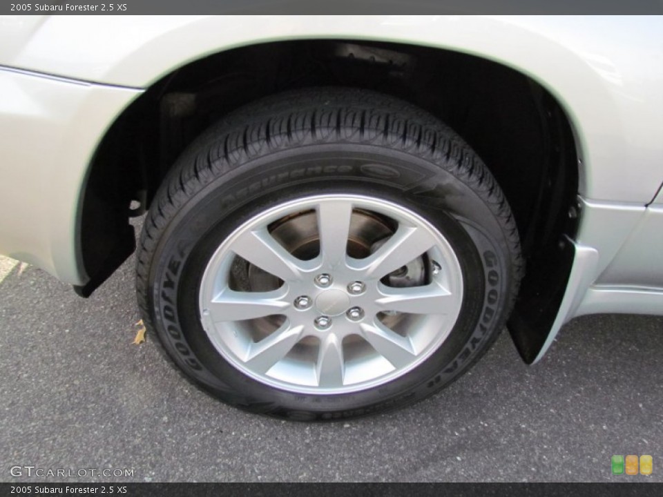 2005 Subaru Forester 2.5 XS Wheel and Tire Photo #56032601
