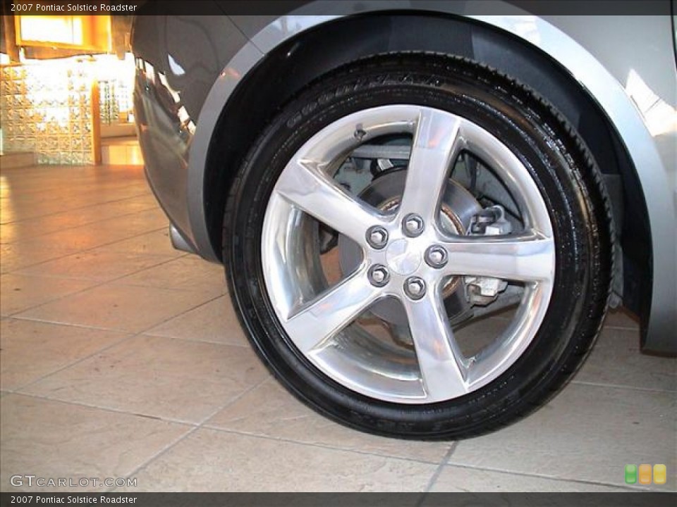 2007 Pontiac Solstice Roadster Wheel and Tire Photo #56111951