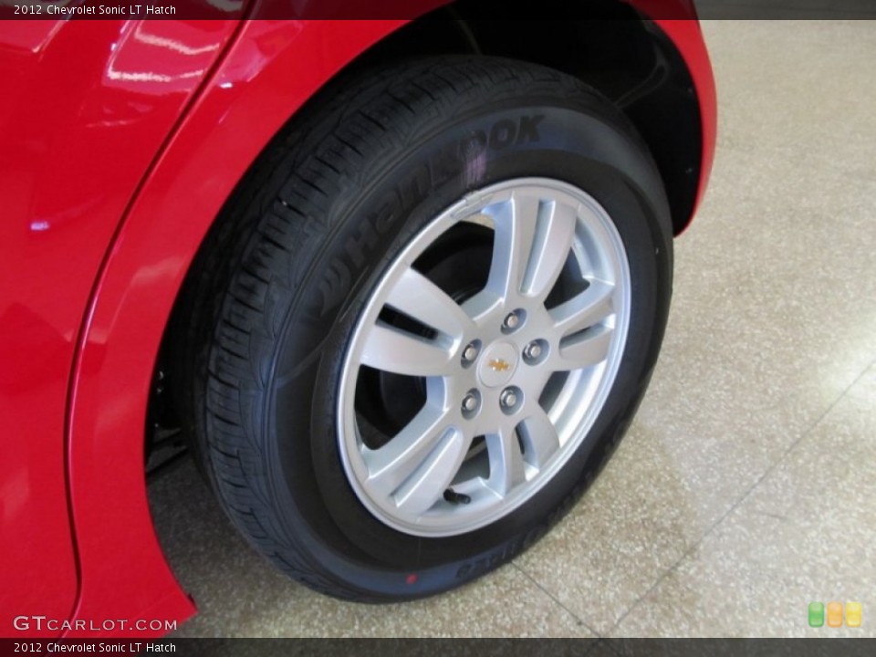 2012 Chevrolet Sonic LT Hatch Wheel and Tire Photo #56129783