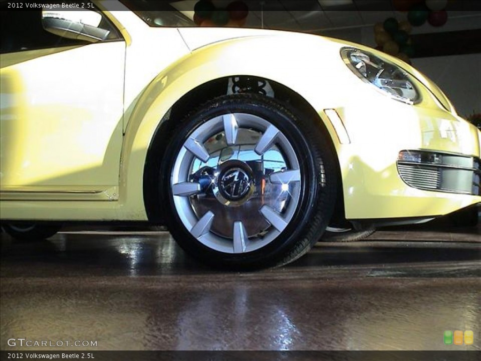 2012 Volkswagen Beetle 2.5L Wheel and Tire Photo #56141144