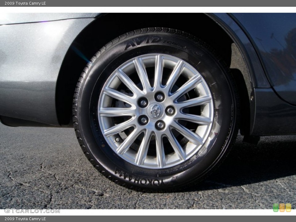 2009 Toyota Camry LE Wheel and Tire Photo #56177723