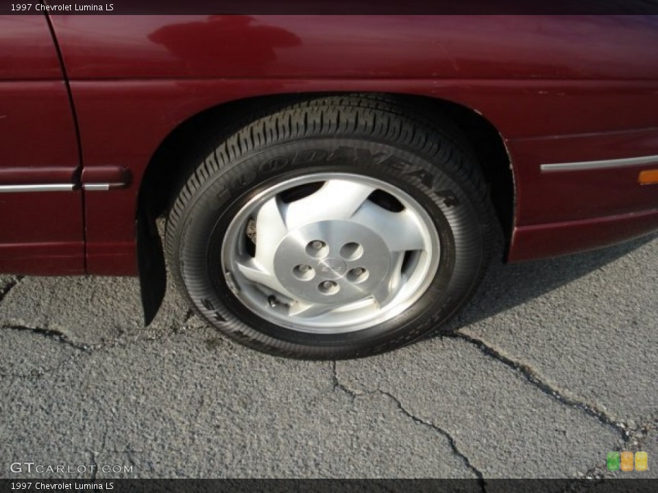 1997 Chevrolet Lumina LS Wheel and Tire Photo #56196443