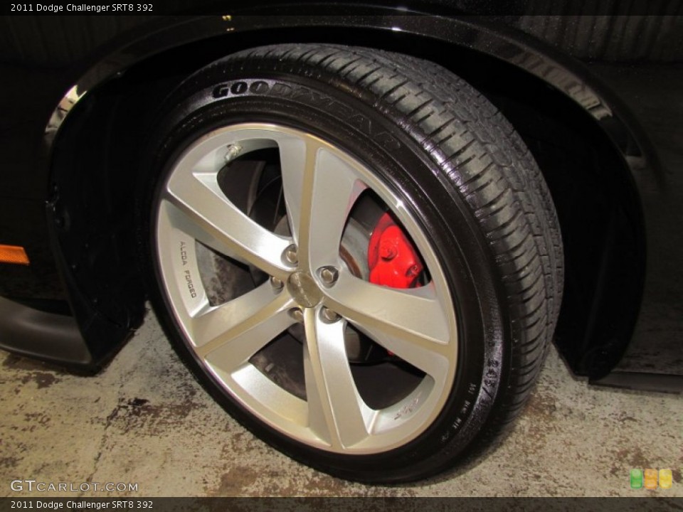 2011 Dodge Challenger SRT8 392 Wheel and Tire Photo #56244701