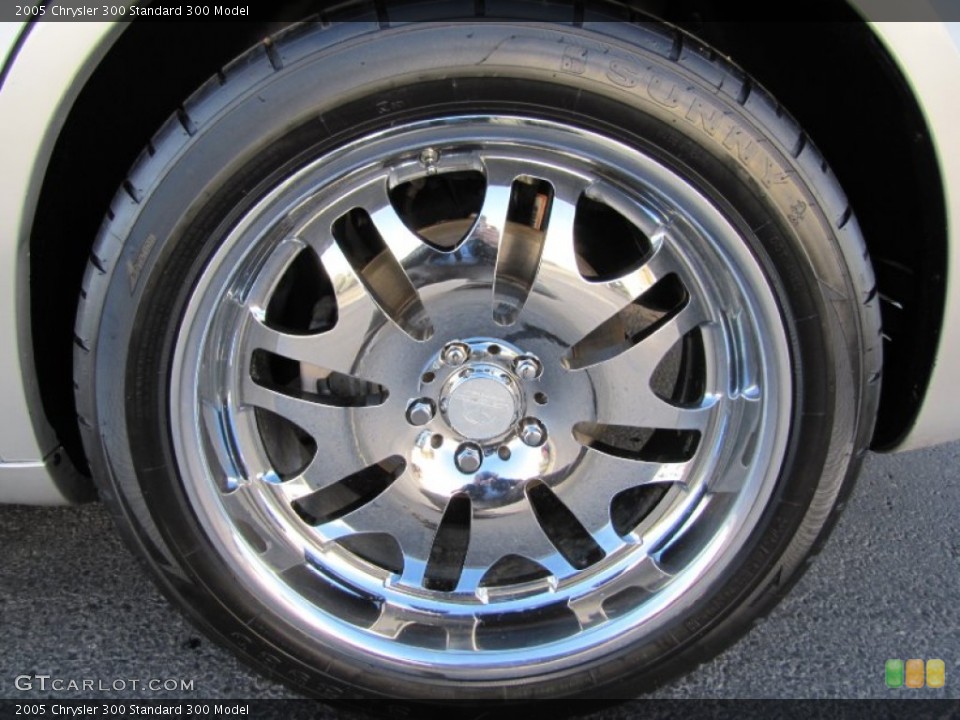 2005 Chrysler 300 Wheels and Tires
