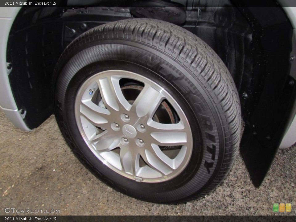 2011 Mitsubishi Endeavor LS Wheel and Tire Photo #56318283