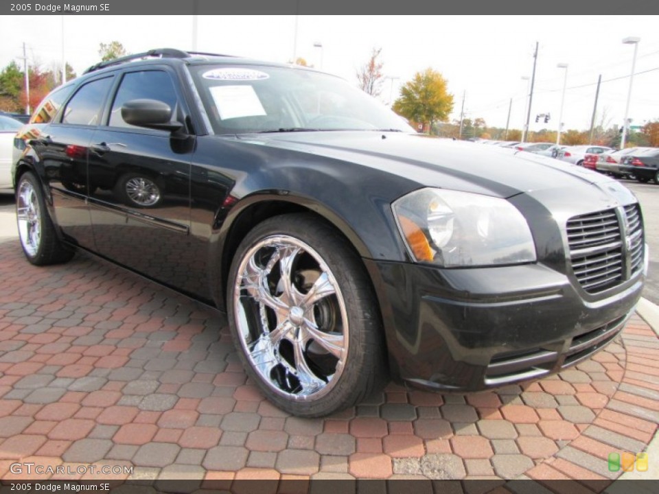 2005 Dodge Magnum Custom Wheel and Tire Photo #56363026