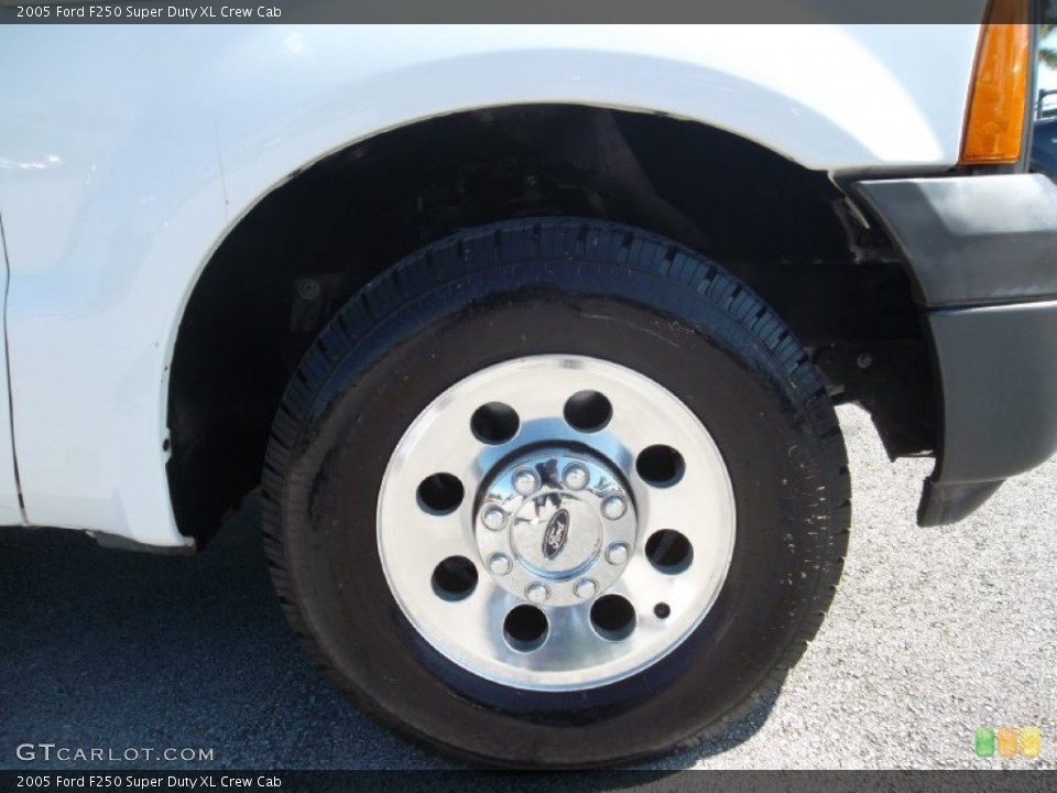 2005 Ford F250 Super Duty XL Crew Cab Wheel and Tire Photo #56404645