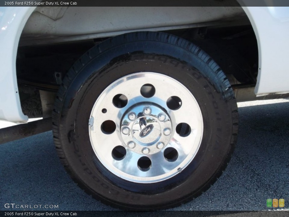 2005 Ford F250 Super Duty XL Crew Cab Wheel and Tire Photo #56404659