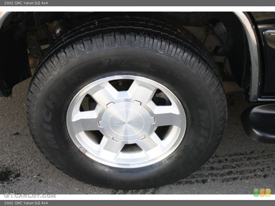 2002 GMC Yukon SLE 4x4 Wheel and Tire Photo #56463299
