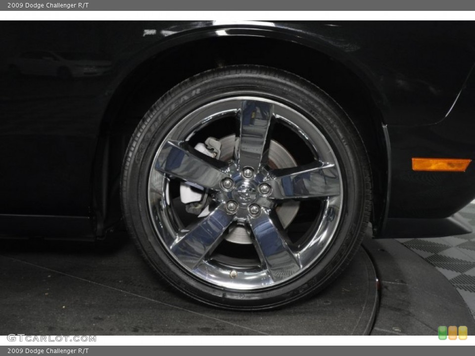 2009 Dodge Challenger R/T Wheel and Tire Photo #56535109