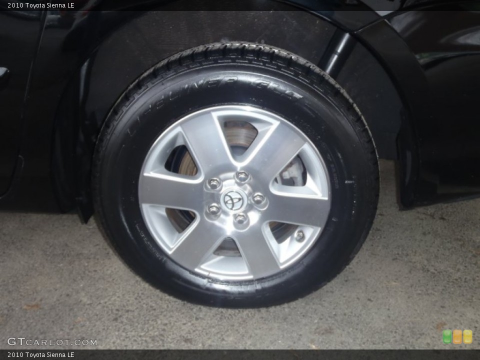 2010 Toyota Sienna LE Wheel and Tire Photo #56570241