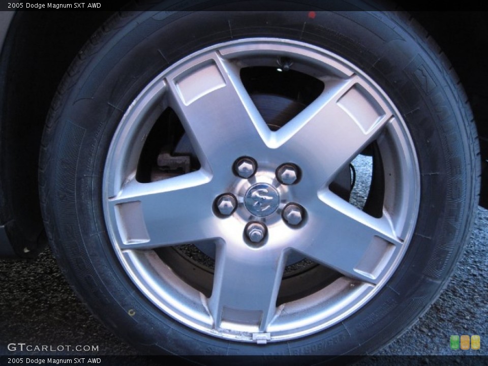 2005 Dodge Magnum SXT AWD Wheel and Tire Photo #56615585