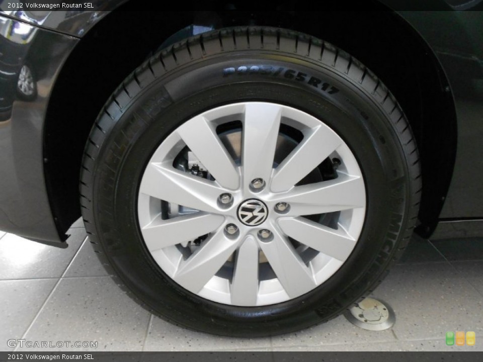 2012 Volkswagen Routan SEL Wheel and Tire Photo #56800053