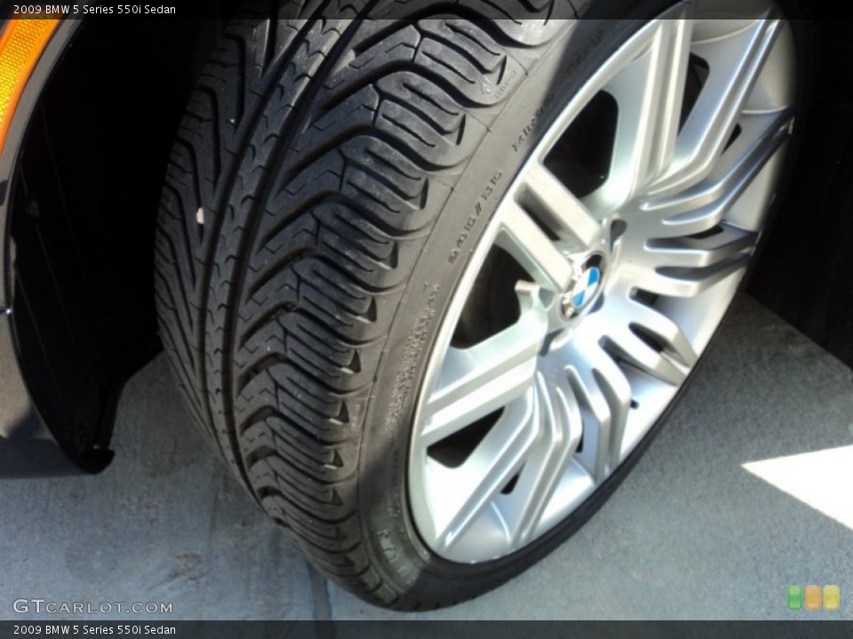 2009 BMW 5 Series 550i Sedan Wheel and Tire Photo #56905086