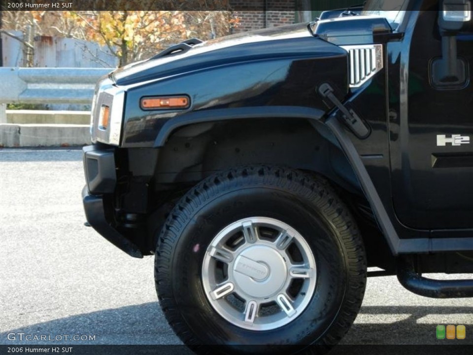 2006 Hummer H2 SUT Wheel and Tire Photo #56986811