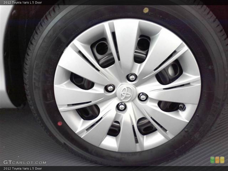 2012 Toyota Yaris L 5 Door Wheel and Tire Photo #57349992