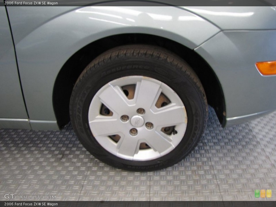 2006 Ford Focus ZXW SE Wagon Wheel and Tire Photo #57351043