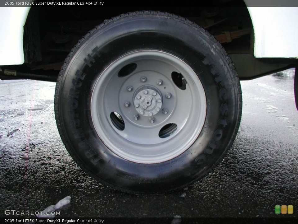 2005 Ford F350 Super Duty XL Regular Cab 4x4 Utility Wheel and Tire Photo #57376487