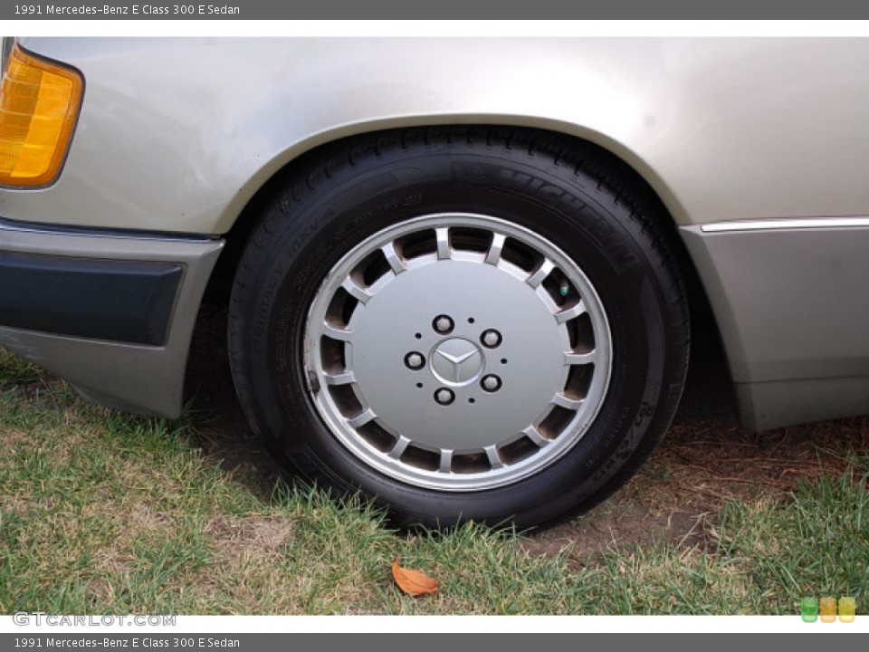 1991 Mercedes-Benz E Class 300 E Sedan Wheel and Tire Photo #57402449