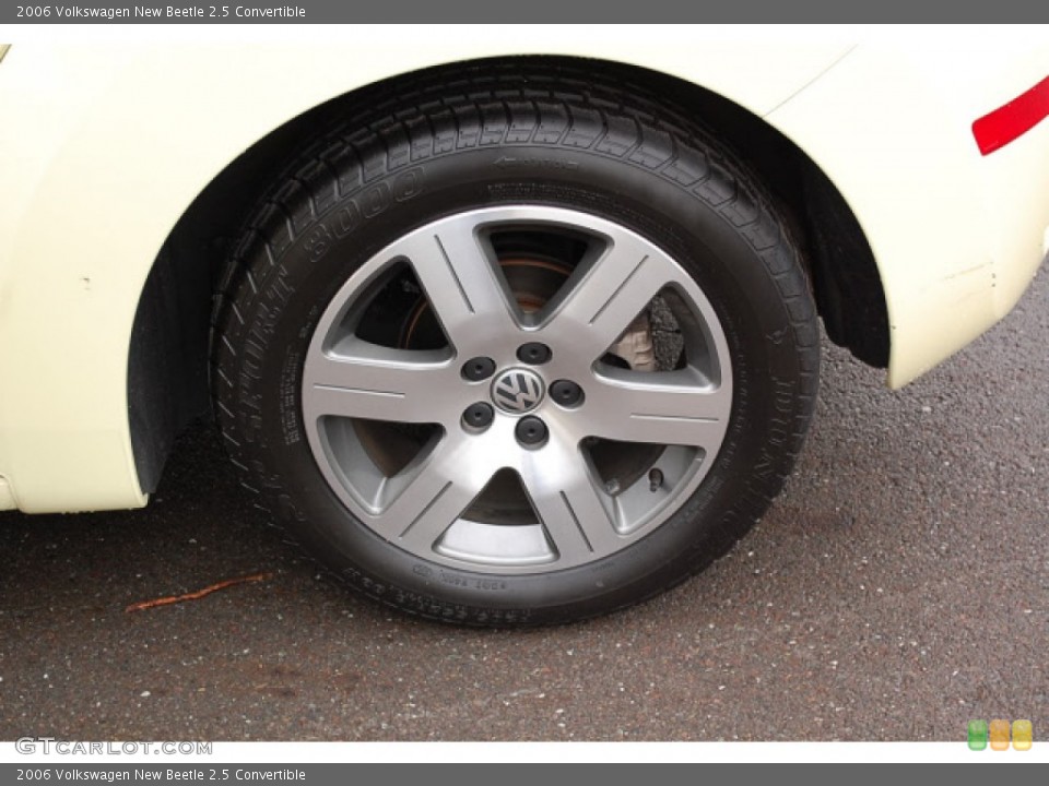 2006 Volkswagen New Beetle 2.5 Convertible Wheel and Tire Photo #57403376