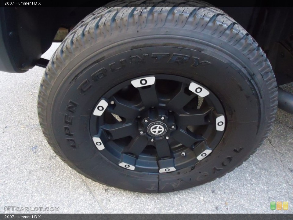 2007 Hummer H3 Custom Wheel and Tire Photo #57471151