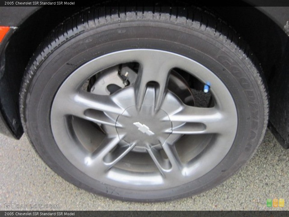 2005 Chevrolet SSR  Wheel and Tire Photo #57552295