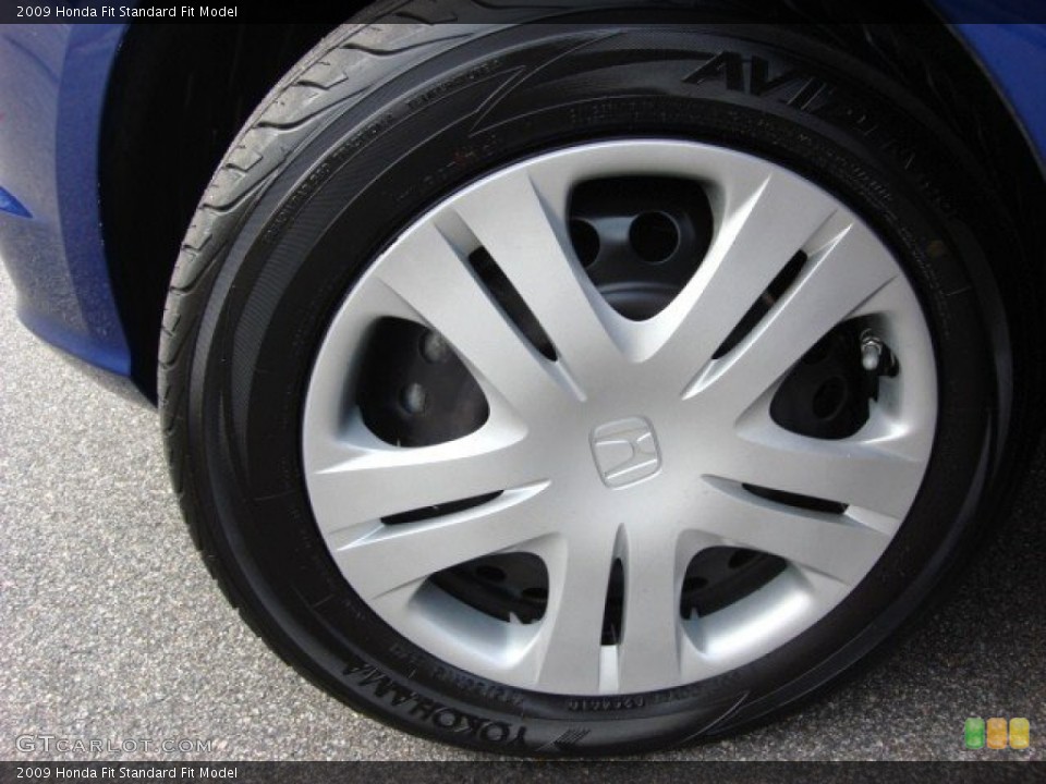 2009 Honda Fit  Wheel and Tire Photo #57556790