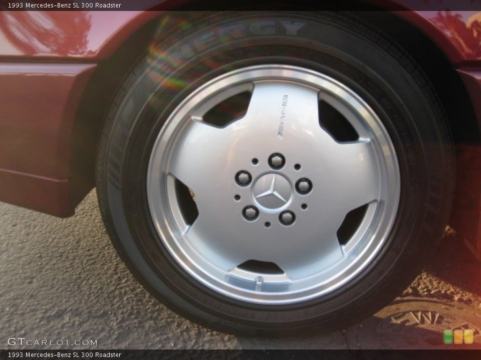 1993 Mercedes-Benz SL 300 Roadster Wheel and Tire Photo #57571060