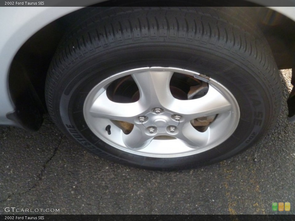 2002 Ford Taurus SES Wheel and Tire Photo #57731513