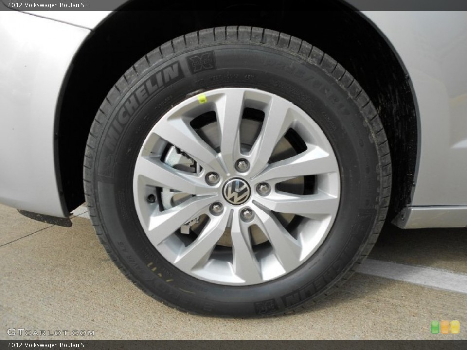 2012 Volkswagen Routan SE Wheel and Tire Photo #57837050