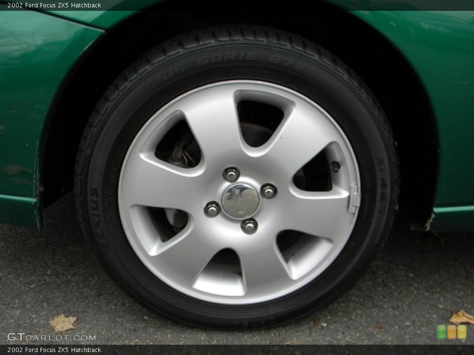 2002 Ford Focus ZX5 Hatchback Wheel and Tire Photo #57881953