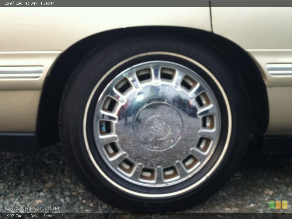 1997 Cadillac DeVille Sedan Wheel and Tire Photo #57982382