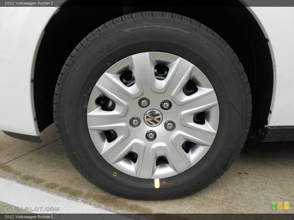 2012 Volkswagen Routan S Wheel and Tire Photo #57990584