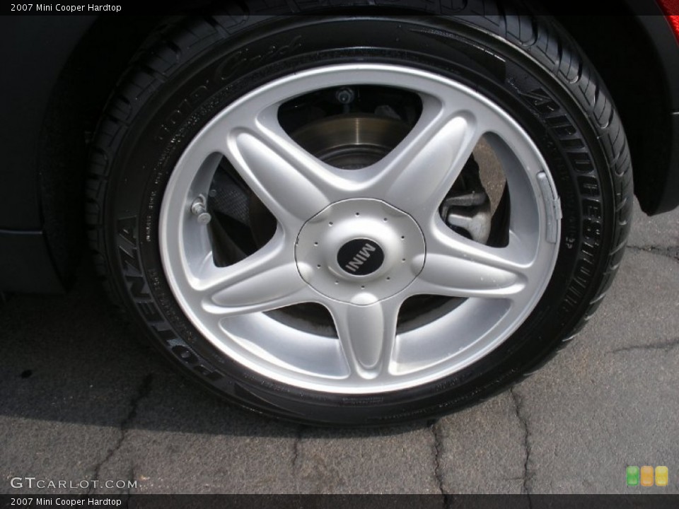2007 Mini Cooper Hardtop Wheel and Tire Photo #58005063