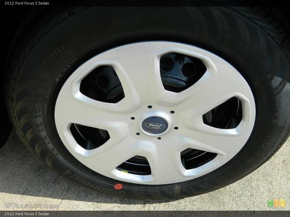 2012 Ford Focus S Sedan Wheel and Tire Photo #58145153