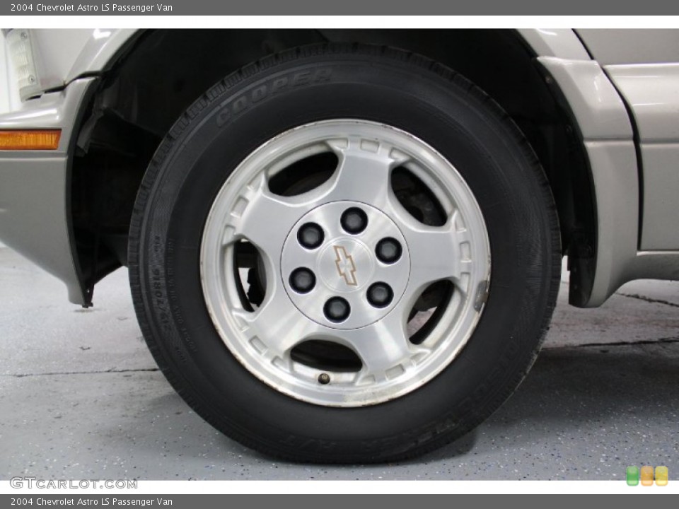 2004 Chevrolet Astro LS Passenger Van Wheel and Tire Photo #58600221