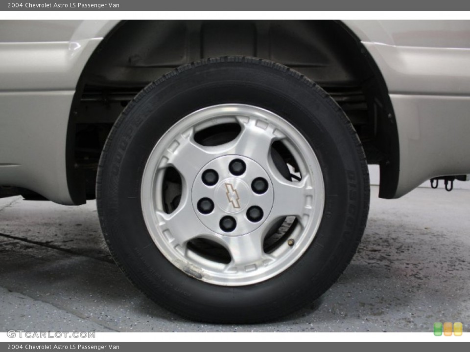 2004 Chevrolet Astro LS Passenger Van Wheel and Tire Photo #58600233