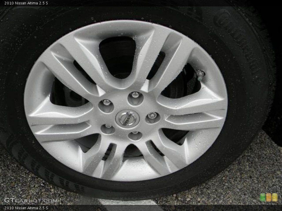 2010 Nissan Altima 2.5 S Wheel and Tire Photo #58681607