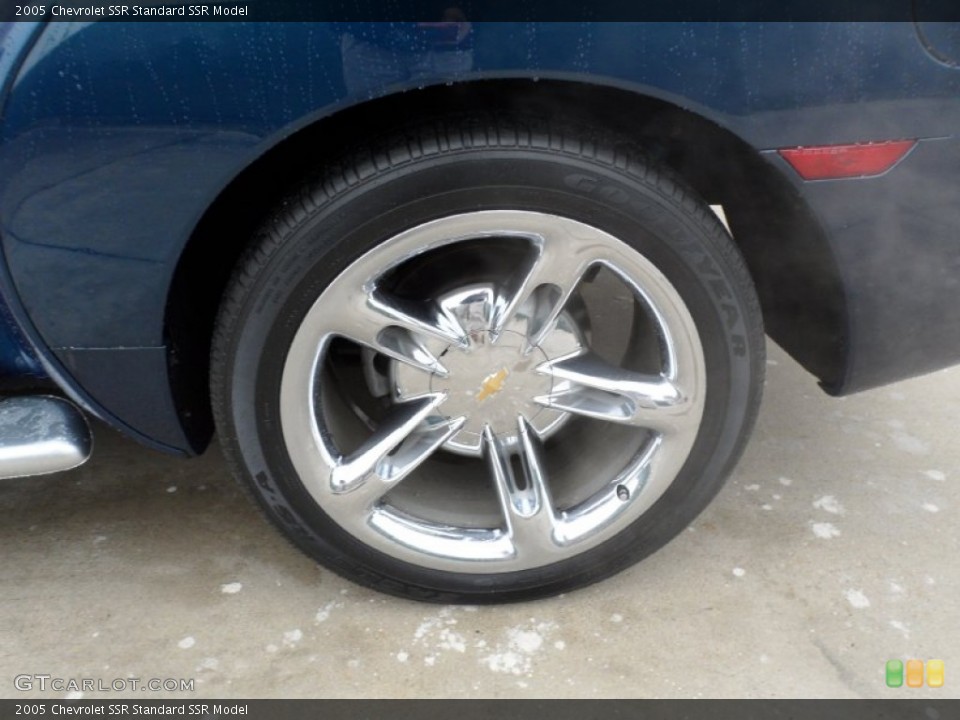 2005 Chevrolet SSR  Wheel and Tire Photo #58708958