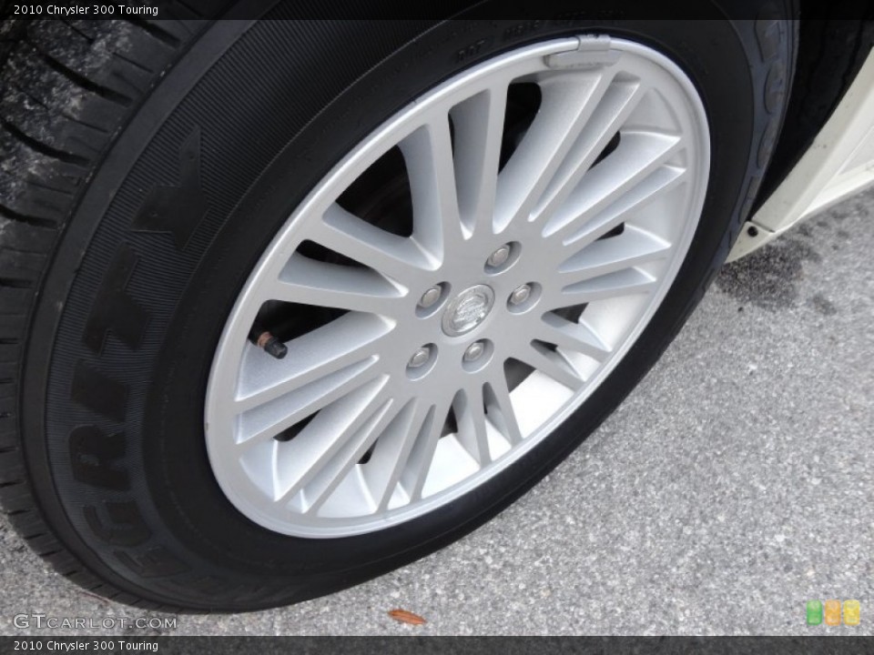 2010 Chrysler 300 Touring Wheel and Tire Photo #58758171