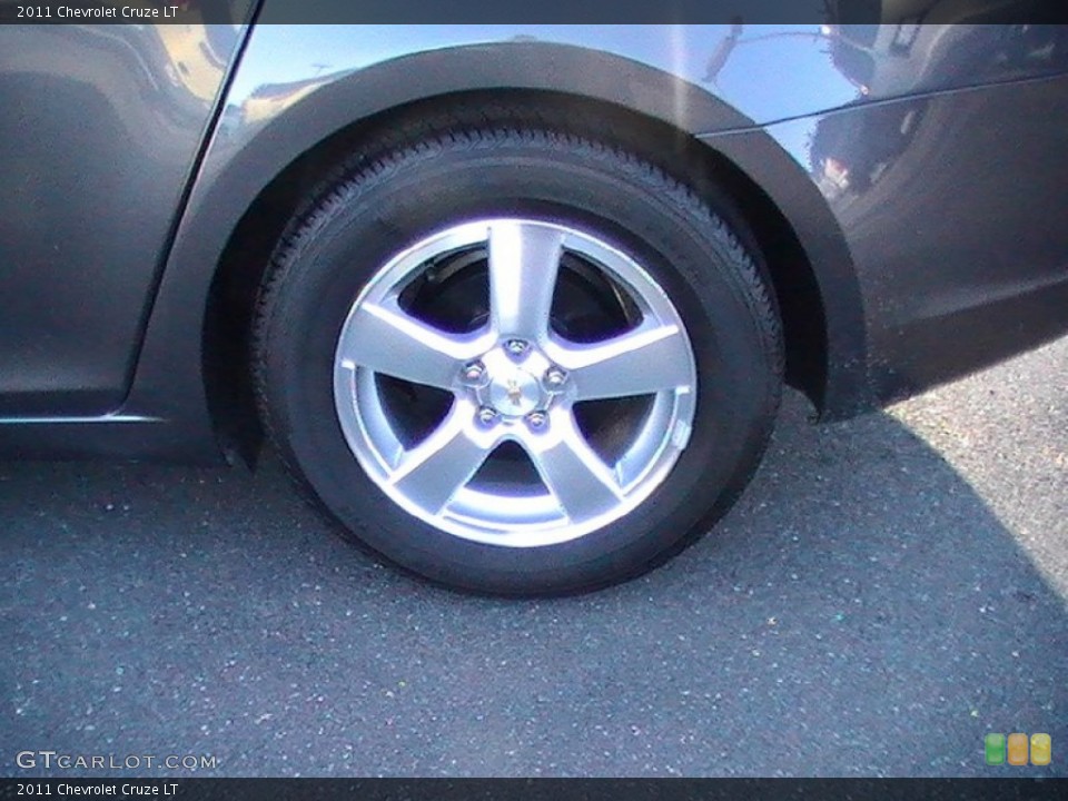 2011 Chevrolet Cruze LT Wheel and Tire Photo #58769445