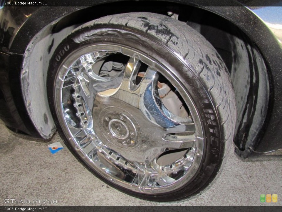 2005 Dodge Magnum Custom Wheel and Tire Photo #58864321