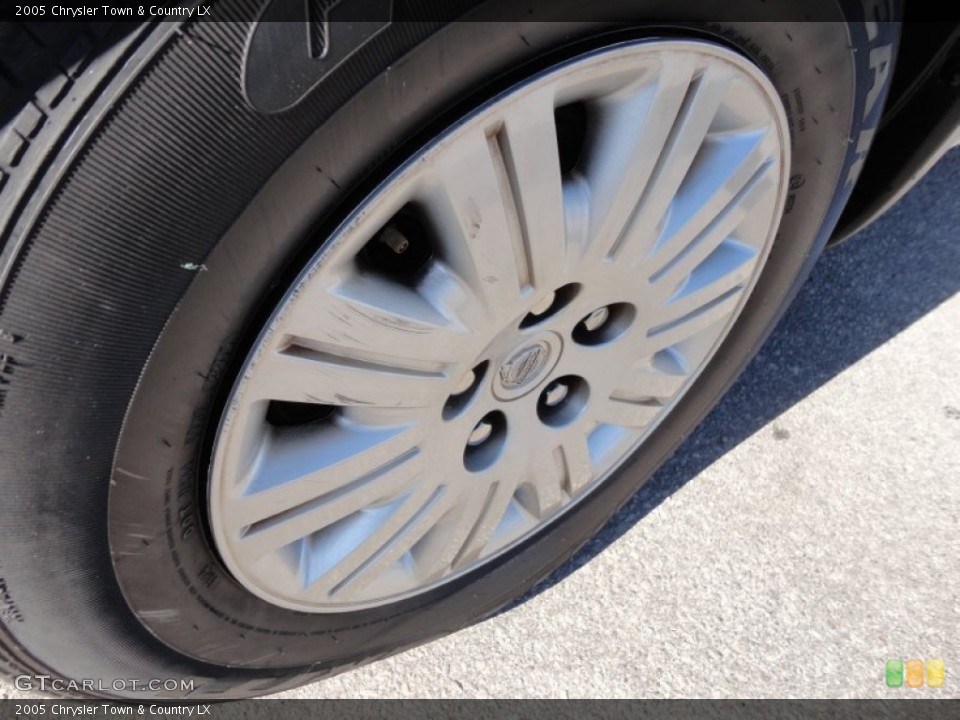 2005 Chrysler Town & Country LX Wheel and Tire Photo #58906756